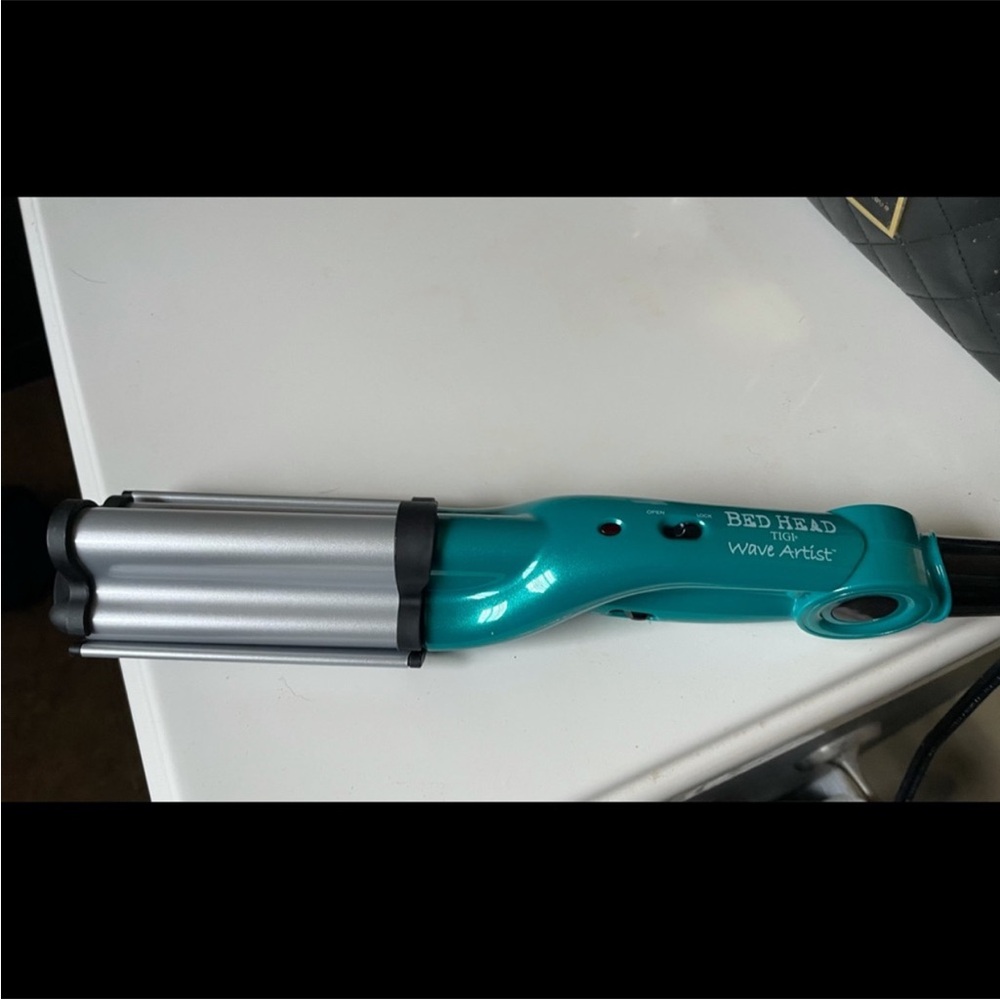 Bed Head wave artist TIGI EUC
